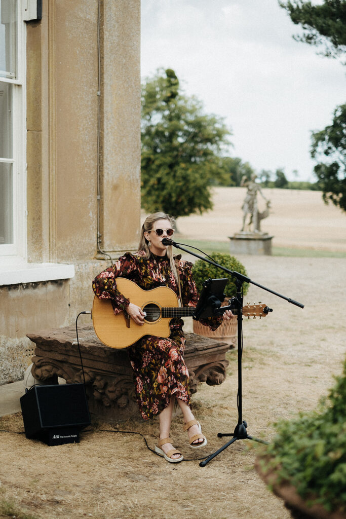 Live musician during the drinks reception and ceremony 